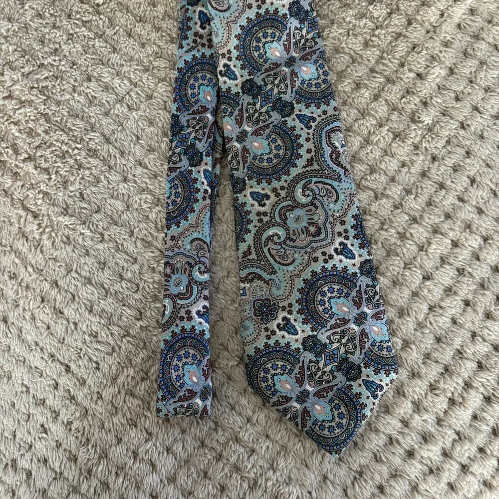 Christian Dior 100% Silk Paisley Men's Neck Tie Blue USA Made Vintage VTG